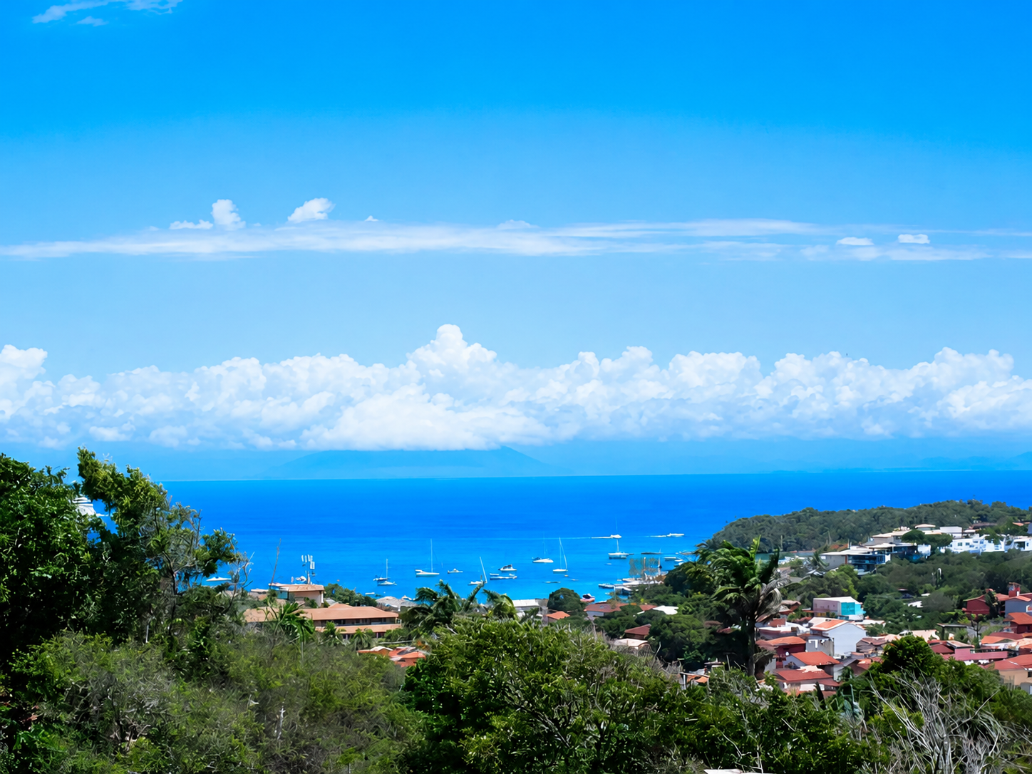 Vista panorâmica do mar em Búzios